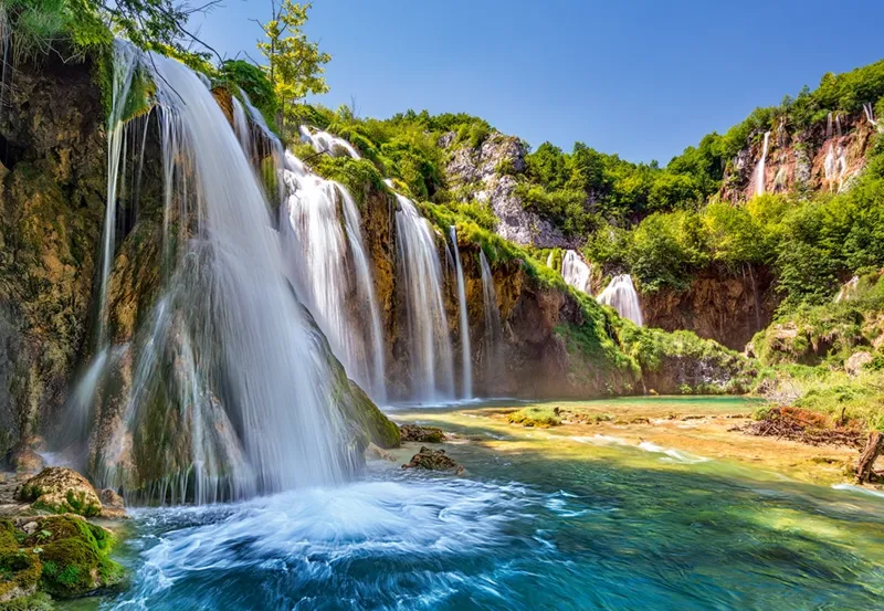 Land of the Falling Lakes
