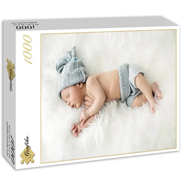 Konrad Bak: Baby sleeping in Feathers