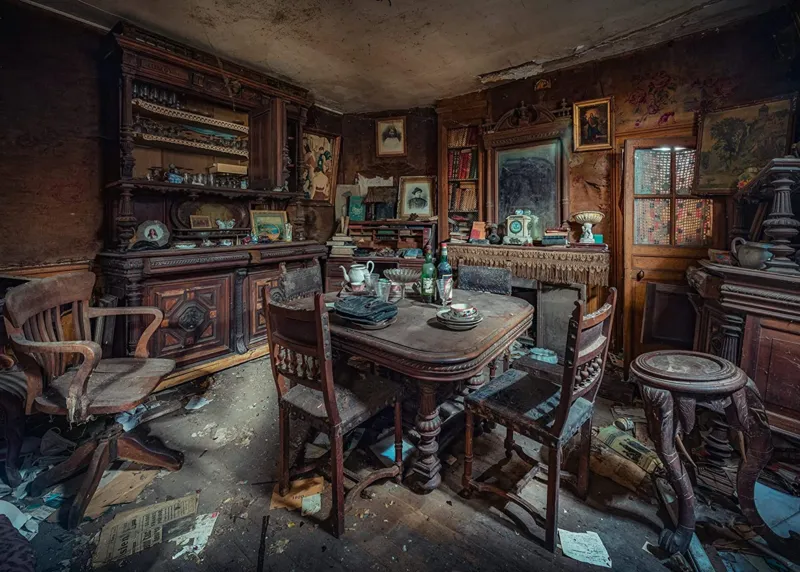 Lost Places - Bizarre Meal